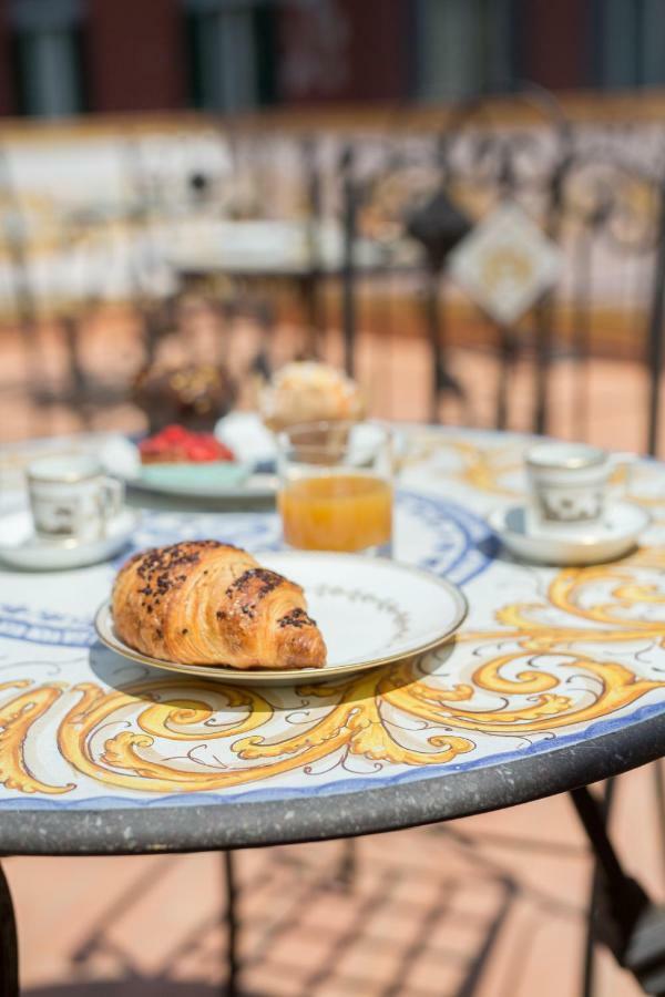 Palazzo Doria D'Angri Acomodação com café da manhã Nápoles Exterior foto